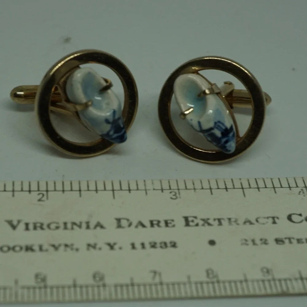 Swank Vintage Mens Delft Dutch Clog Shoe Windmill Gold Tone Cufflinks Blue White